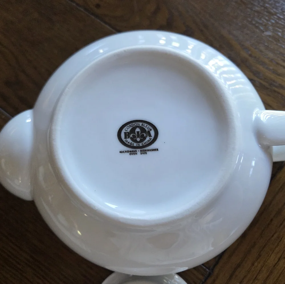 Cordon Blue White Porcelain Teapot